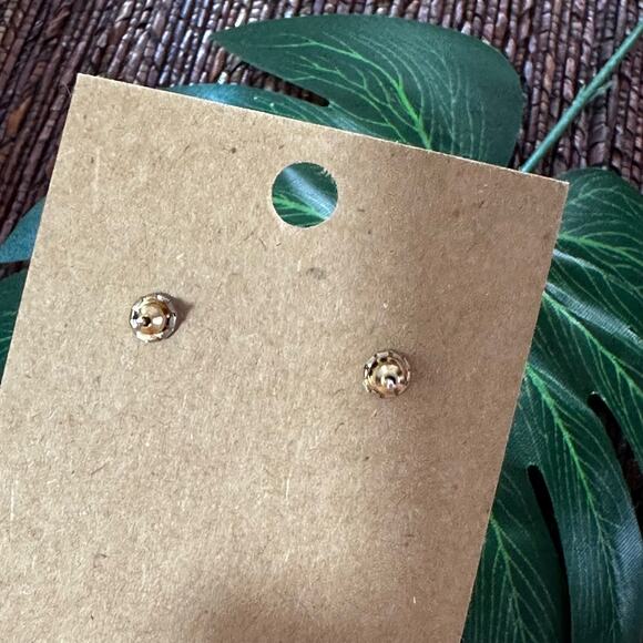 BOGO FREE BLACK STONE CRYSTAL POST EARRINGS - Picture 3 of 3